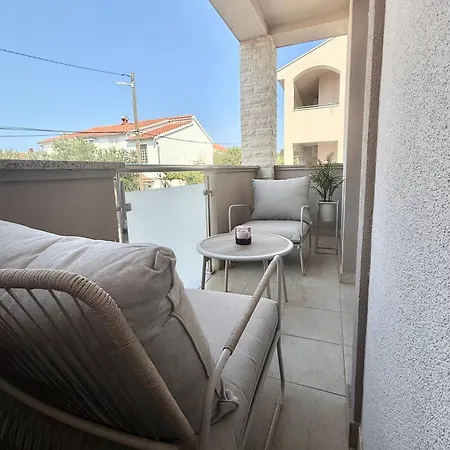Kristina Ζαντάρ