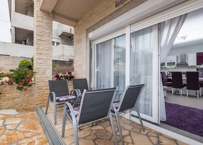 Kristina アパート